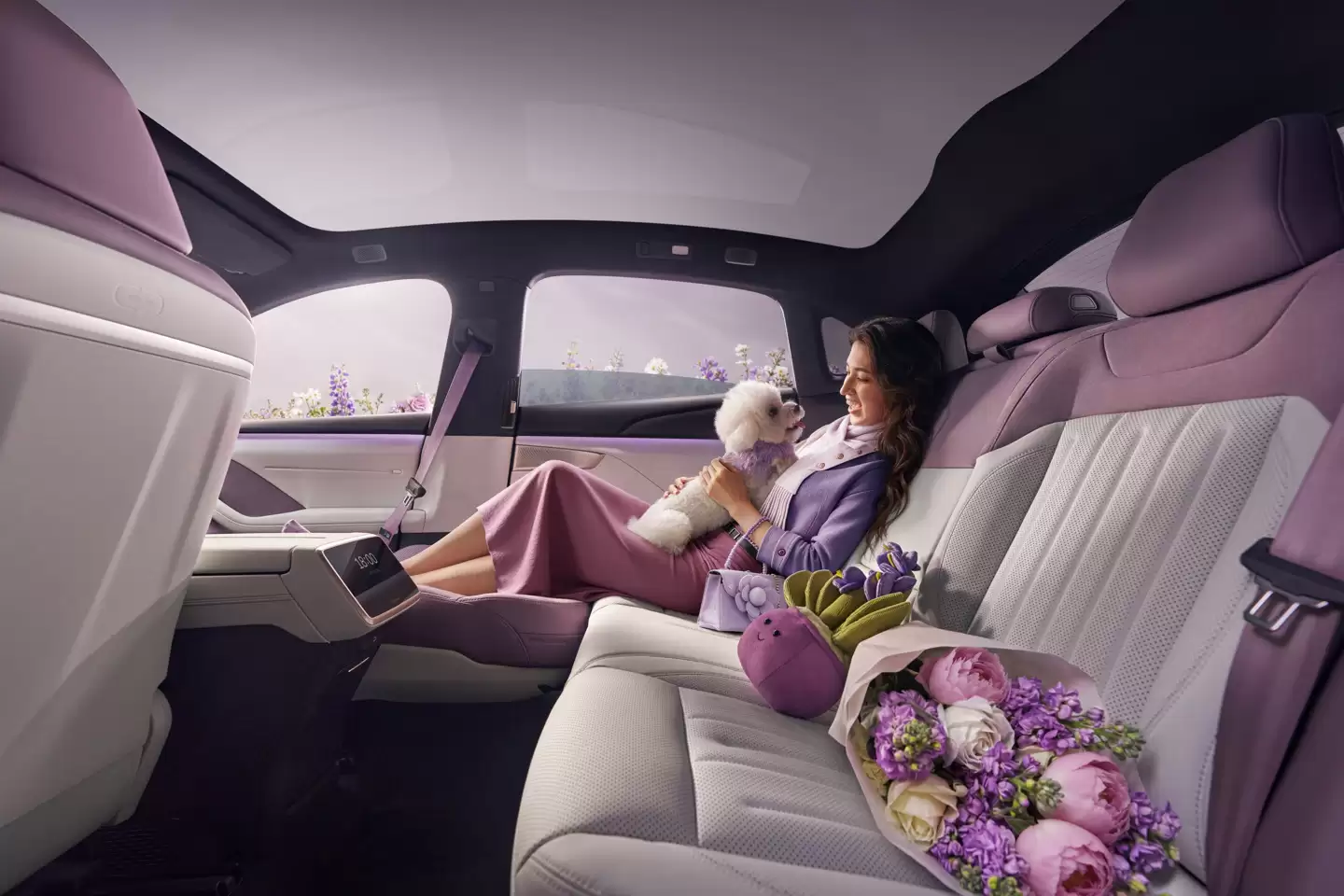 蔚来乐道 L60 紫罗兰车型上市：紫白双拼内饰，整车 21.49 万元 / 租电 15.79 万元