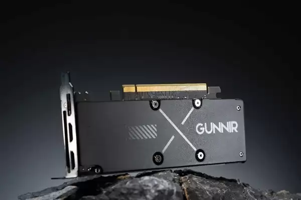 全金属外壳 帅爆！蓝戟发布单风扇迷你版Intel锐炫Pro B50专业显卡