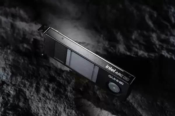 全金属外壳 帅爆！蓝戟发布单风扇迷你版Intel锐炫Pro B50专业显卡