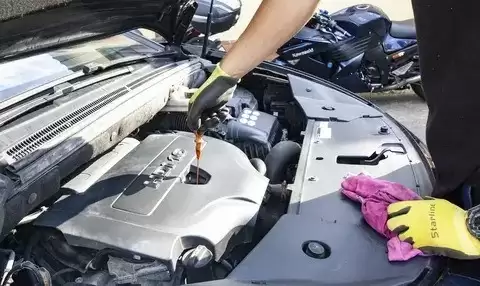 科学保养车辆：按手册周期精准养护，避免过度消费陷阱