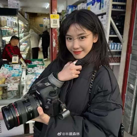 女网红“半藏森林”转行互联网产品经理：社交账号已停更