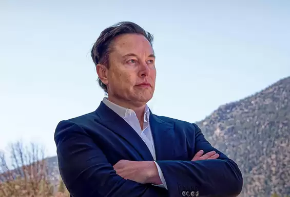 马斯克:AI将创造“全民高收入” 不必再存钱