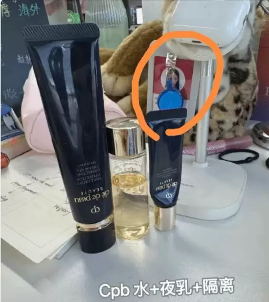 女网红“半藏森林”转行互联网产品经理：社交账号已停更