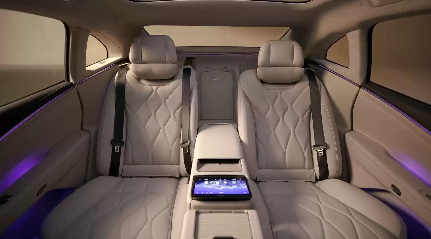 广汽昊铂 A800 豪华轿车内饰细节公布：鸿蒙座舱加持，配全球最长 6536mm 双环拥抱氛围灯