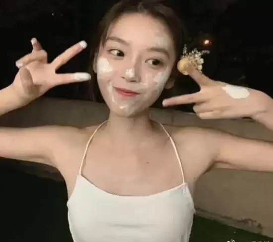 女网红“半藏森林”转行互联网产品经理：社交账号已停更