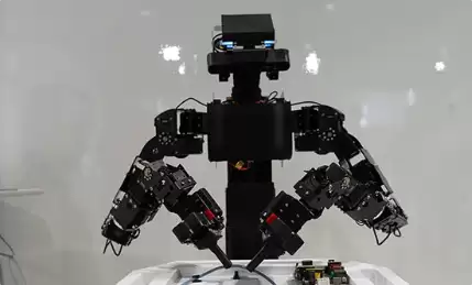 日立自研人形机器人亮相 将上岗代替人类“布线安装”等作业