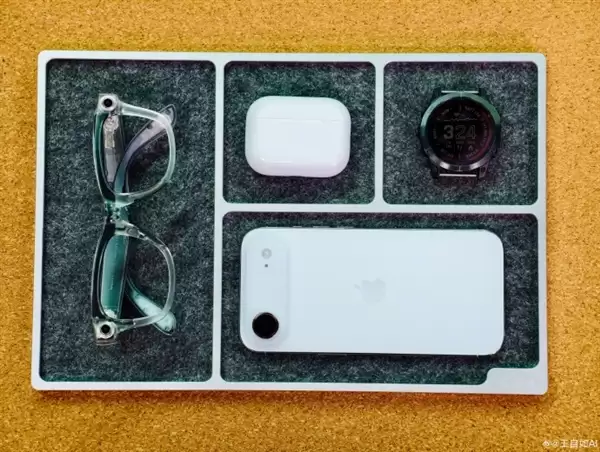 王自如把iPhone Air当主力机 iPhone 17 Pro沦为备用机