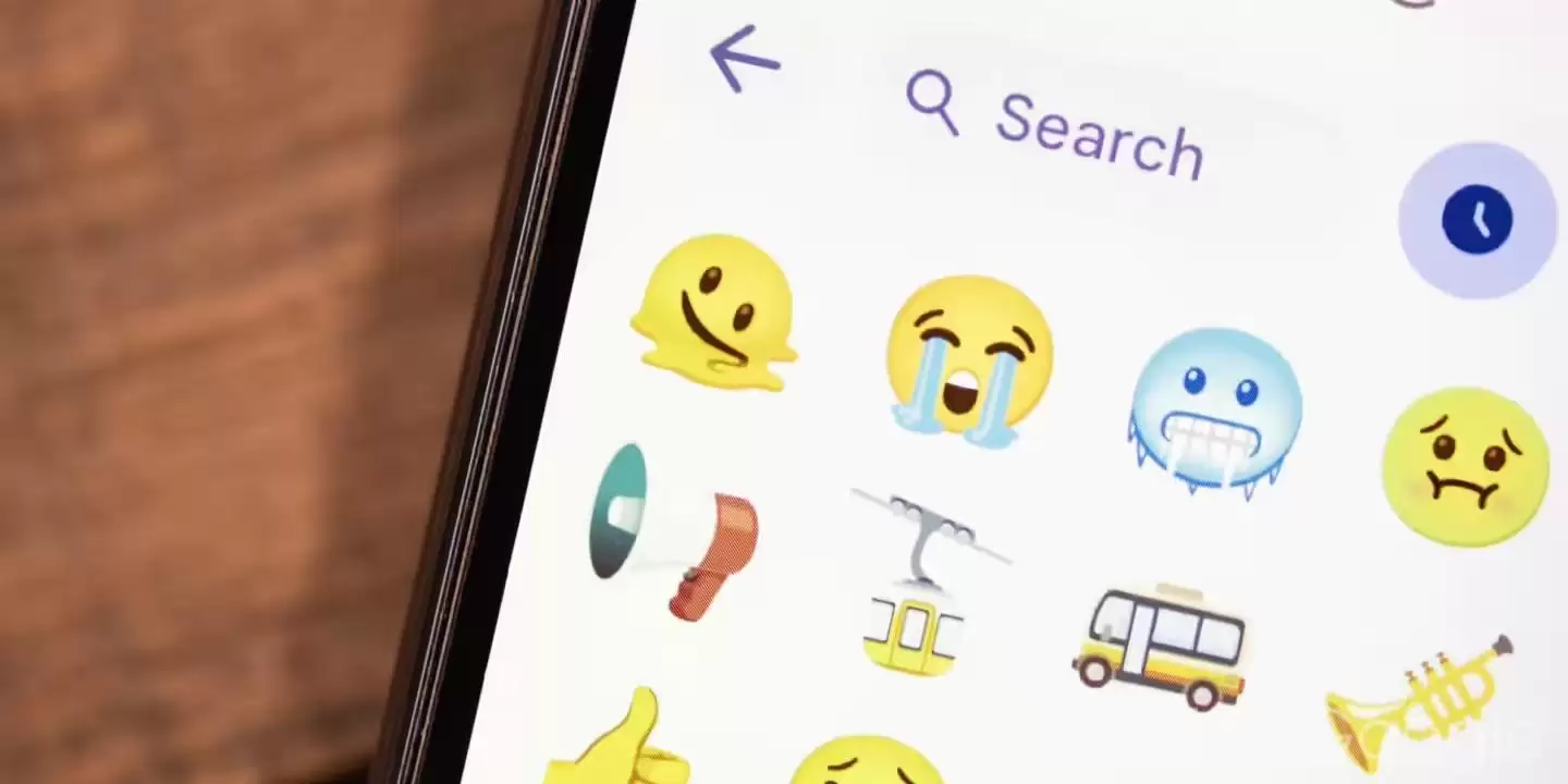 谷歌安卓16调整Emoji表情设计，风格向iOS靠拢