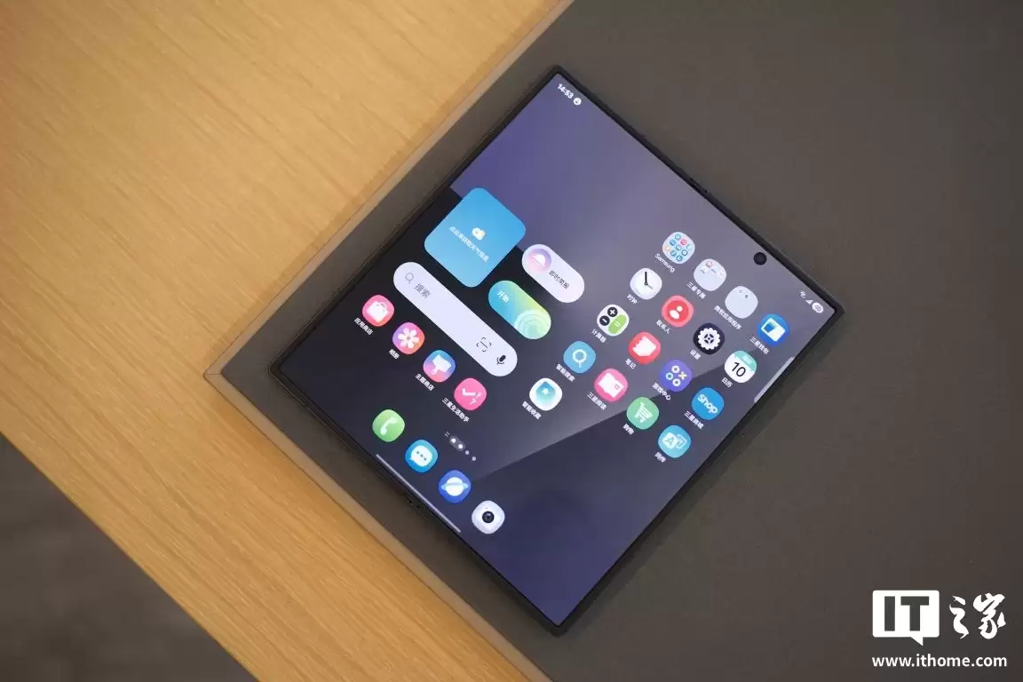 三星 Galaxy Z Fold8 折叠手机影像曝光：2 亿主摄 +5000 万超广角