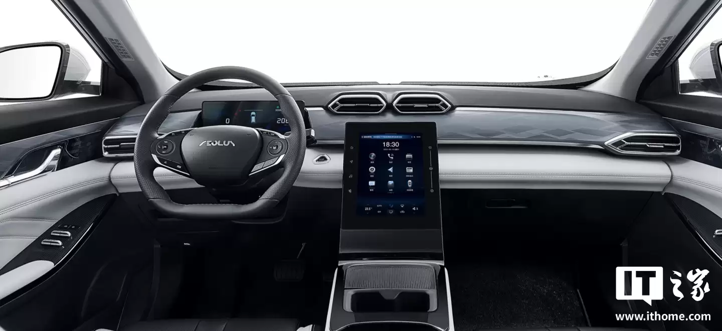 全球首款独立北斗量产车东风风神 SKY EV01 交付