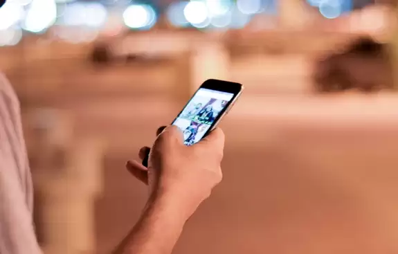 你的“钱袋子”准备好了吗 2026年智能手机量减价升