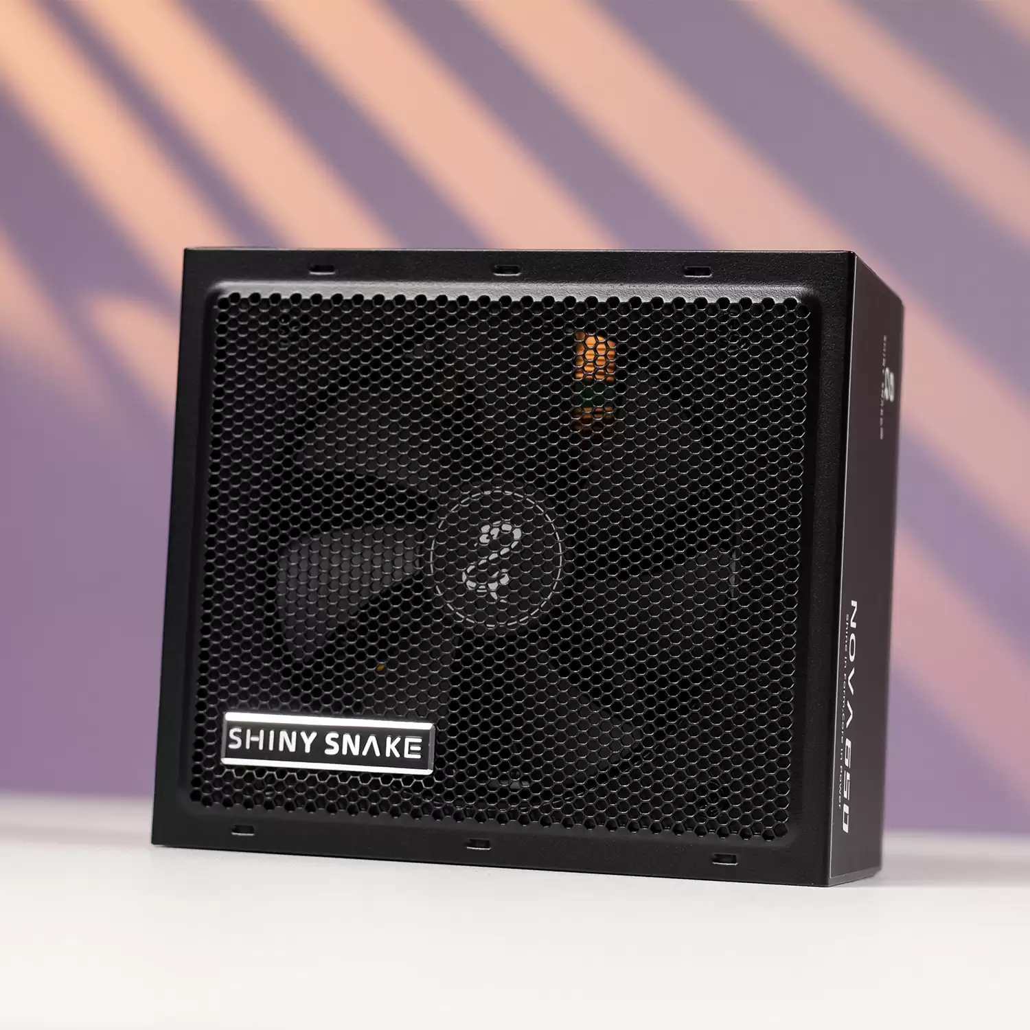 闪熠推出闪核 NOVA 650 电源：110mm 长 SFX-L，金牌效率