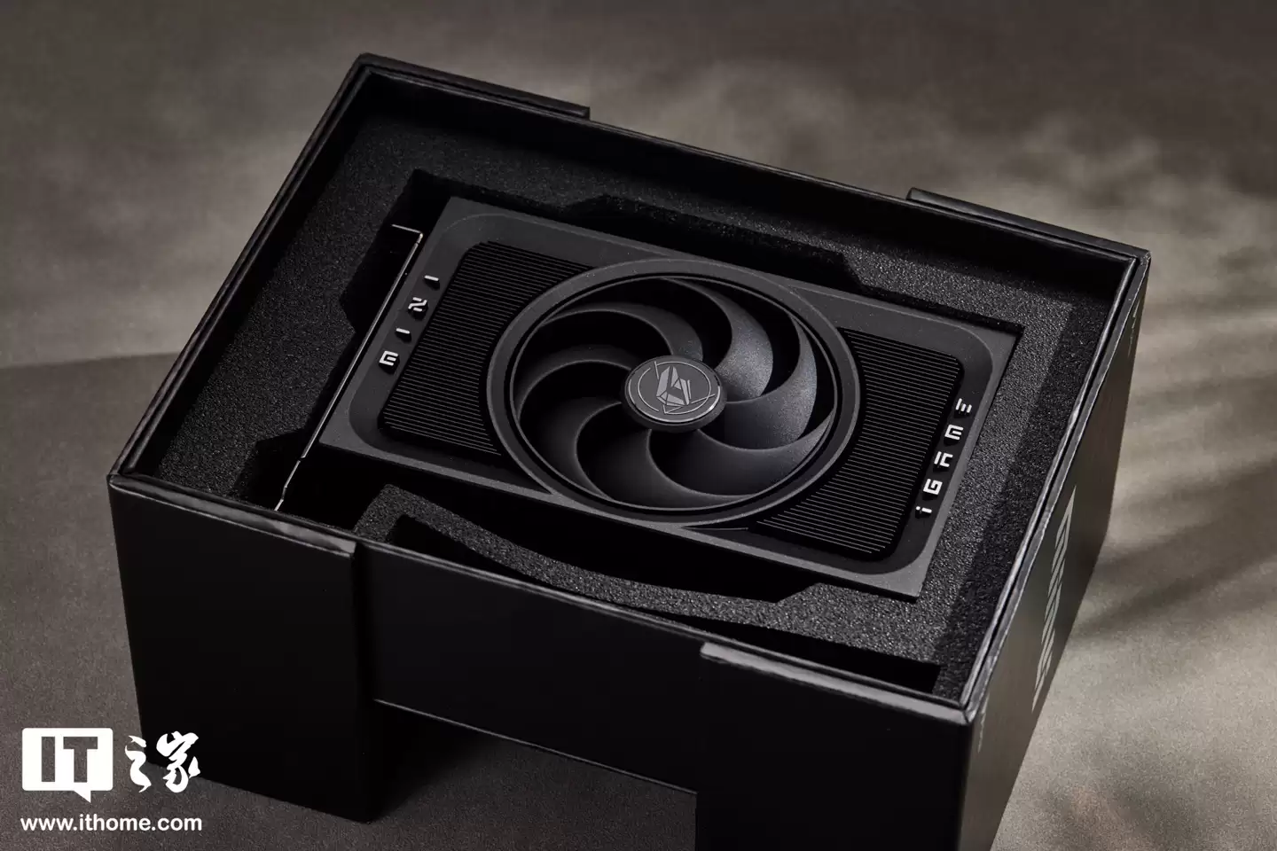 七彩虹 RTX 50 世代 iGame Mini OC 单风扇显卡开售，3499~5199 元