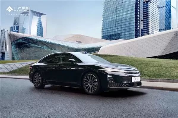 华为乾崑ADS、鸿蒙座舱上车!广汽旗舰轿车昊铂A800开启盲订