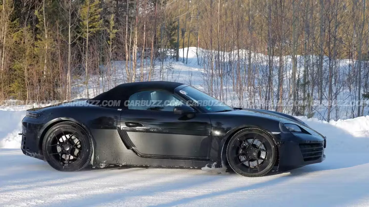 保时捷 718 纯电版被拍到开启第四轮冬测，研发周期破纪录