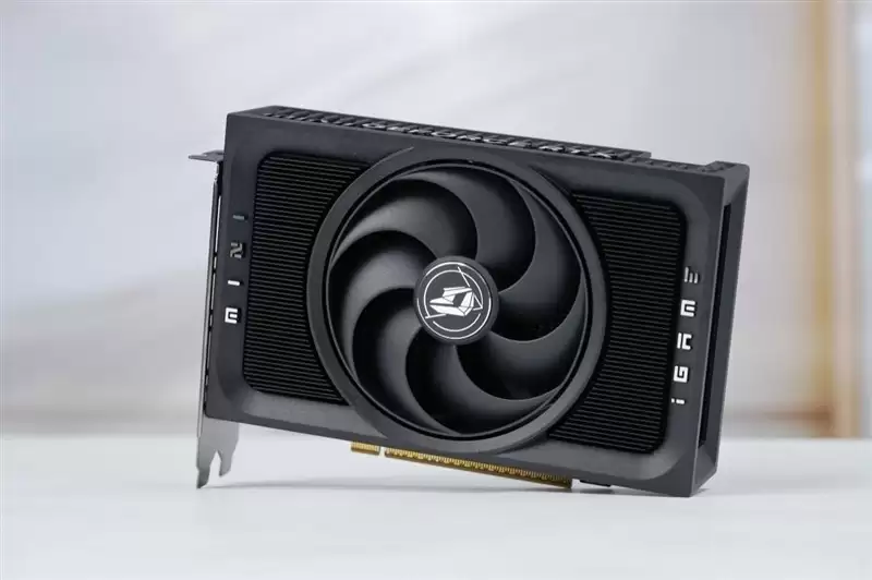 iGame RTX 5070 Mini OC发布：180mm小体积极致性能