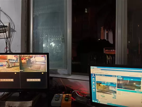 34岁男子在自己小区当保安：在门岗还能连到家里Wi-Fi