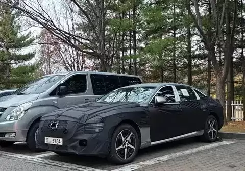 捷尼赛思G80混动版2024年亮相，配长轴距与362马力动力系统