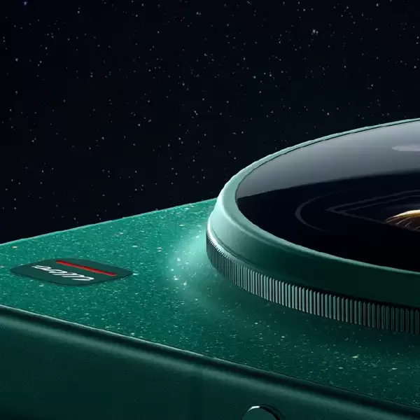 小米最惊艳、最薄的Ultra！小米17 Ultra星空绿外观细节公布：超大R角2D直屏