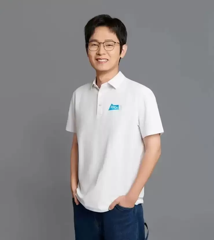 RockAI CMO 邹佳思：端侧智能如何通过「原生记忆」与「自主学习」，完成从工具迈向伙伴的人机关系丨GAIR 2025