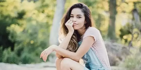 顶级美女主播自爆艰辛打工史：从未忘记贫穷的滋味