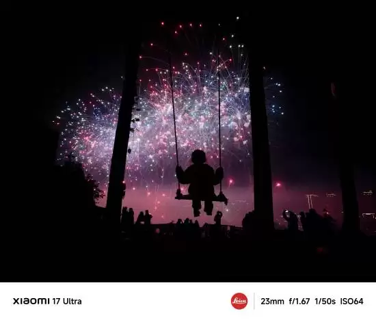 小米17 Ultra首发实拍烟花惊艳亮相相