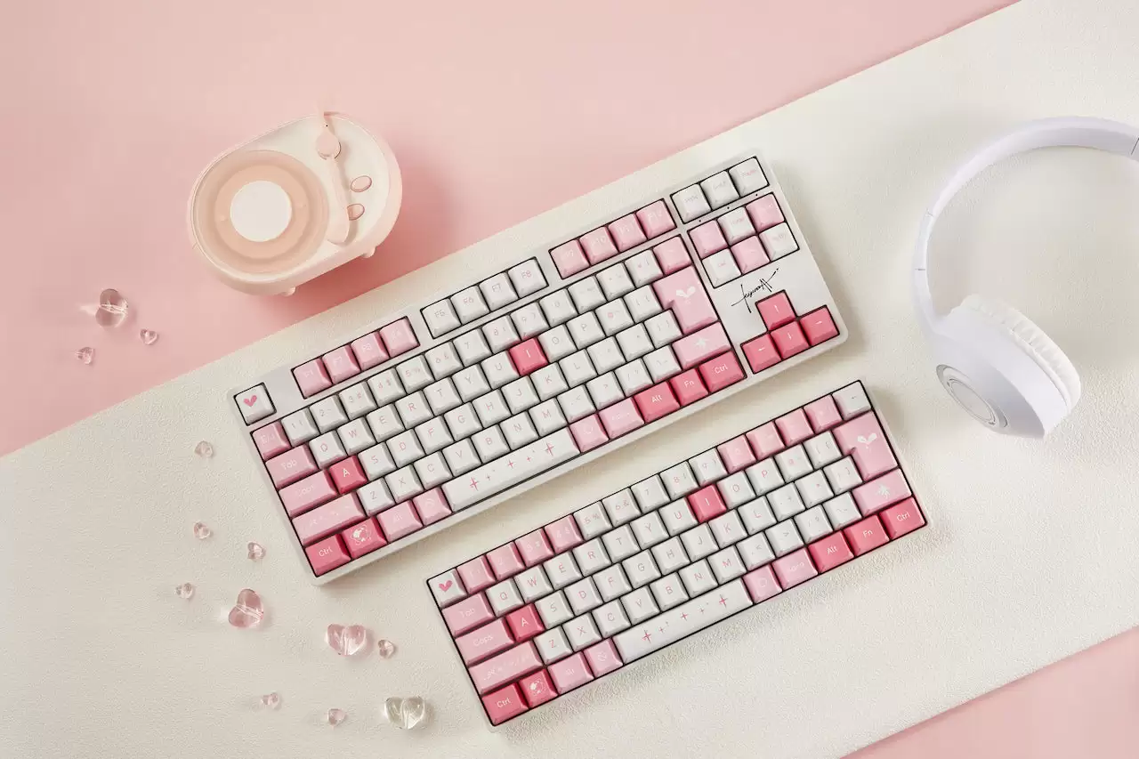 Akko 带来绊爱联名霍尔磁轴键盘，支持 8kHz 回报率