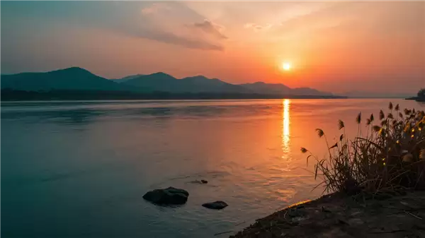 阿里Z-Image登顶开源图像生成模型榜单：1秒生图 千图仅需5美元