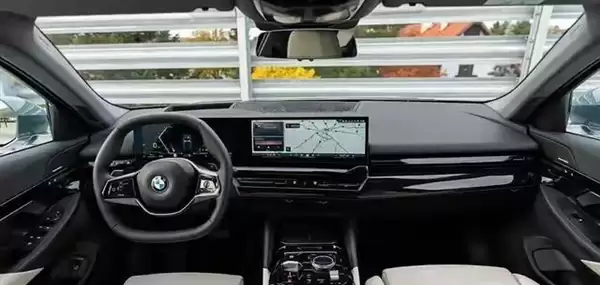 从“大鼻孔”到“小清新”!宝马5系改款焕新 外观内饰双升级