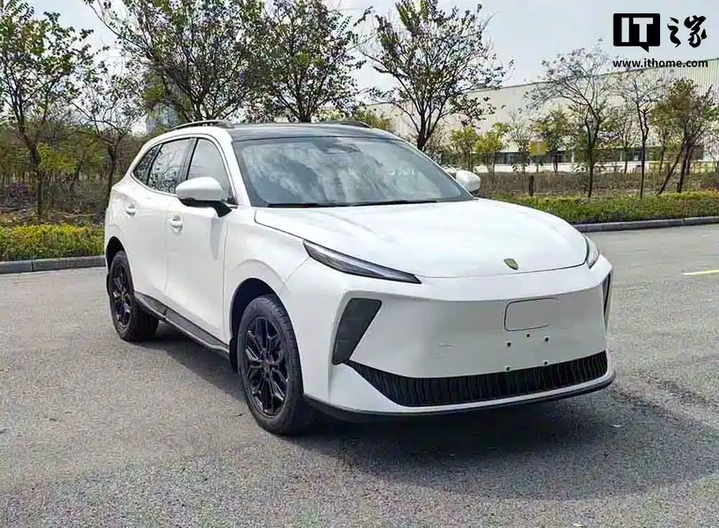 东风风行雷霆增程版上市:纯电续航 230km,售 12.99 万元