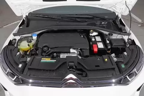 雪铁龙C3-XR万公里后发动机异响？常见故障与维修全解析