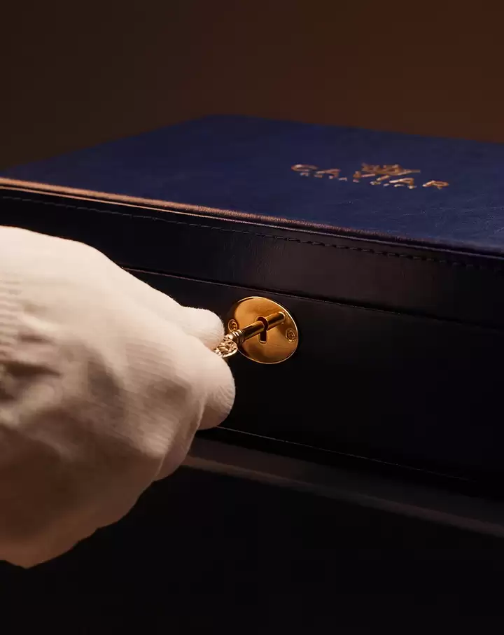 全球限量3台：Caviar 推出“亿万富翁的惊喜”金蛋版 iPhone 17 Pro / Max