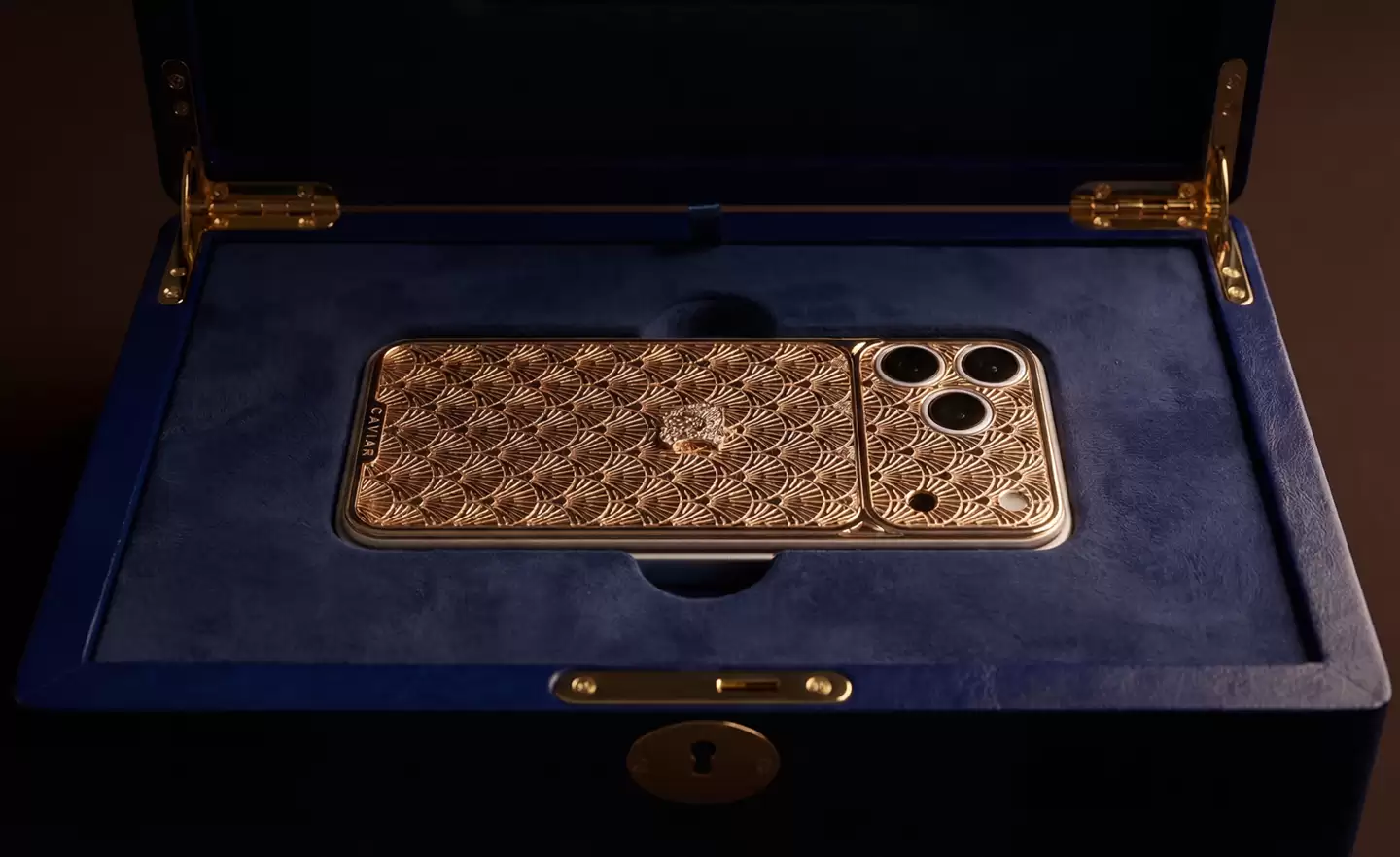 全球限量3台：Caviar 推出“亿万富翁的惊喜”金蛋版 iPhone 17 Pro / Max