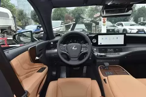 雷克萨斯LS操控体验：行政级豪华与精准驾控的完美平衡