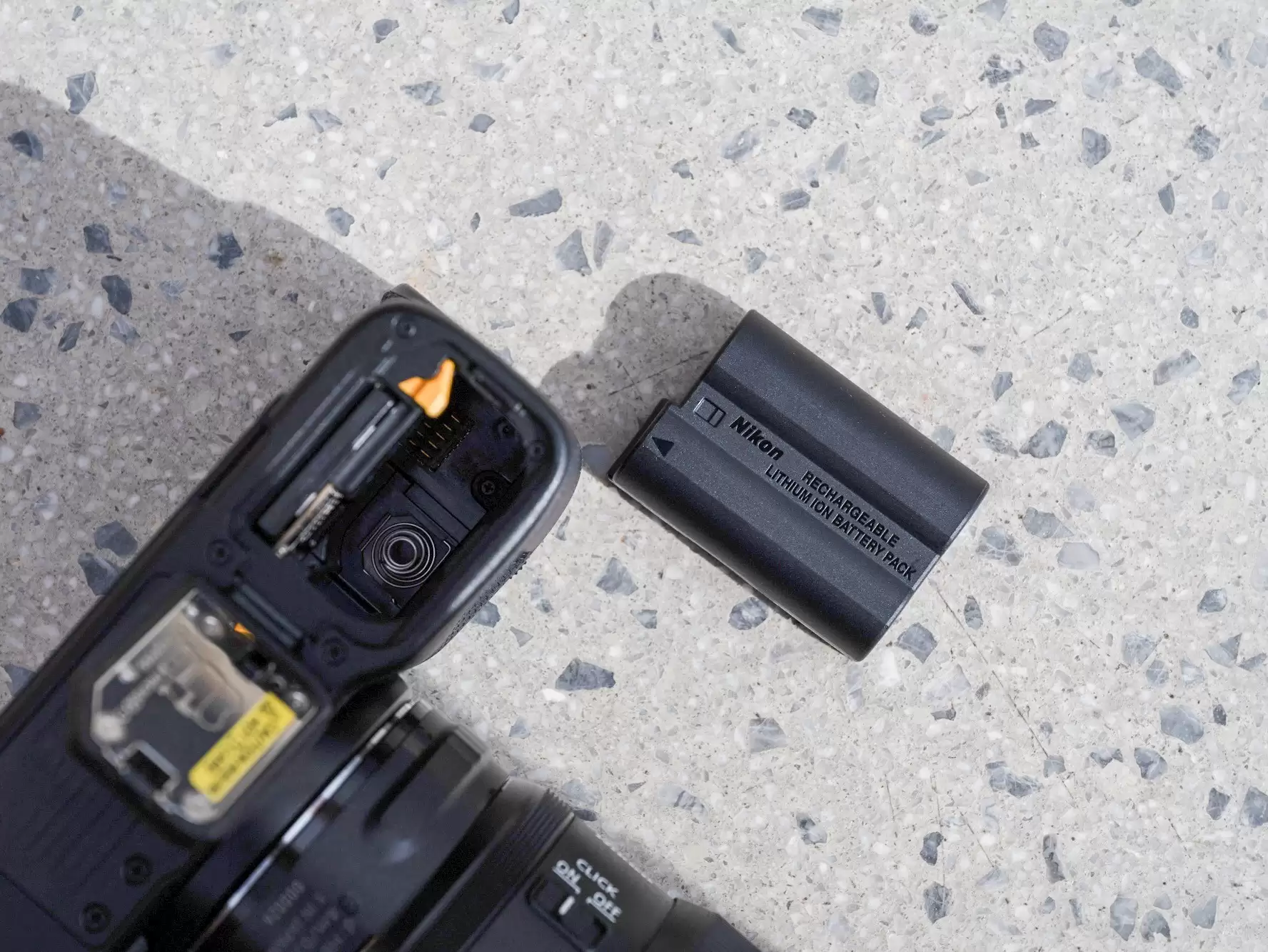 尼康ZR电池续航时间