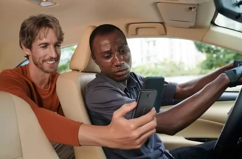 无网也能“自然聊”时空壶新T1端侧同传模型重塑出海旅游沟通体验