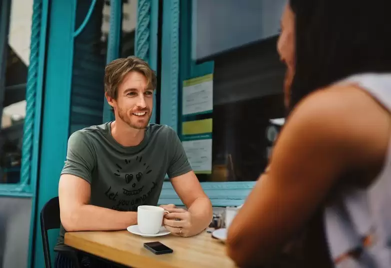 无网也能“自然聊”时空壶新T1端侧同传模型重塑出海旅游沟通体验