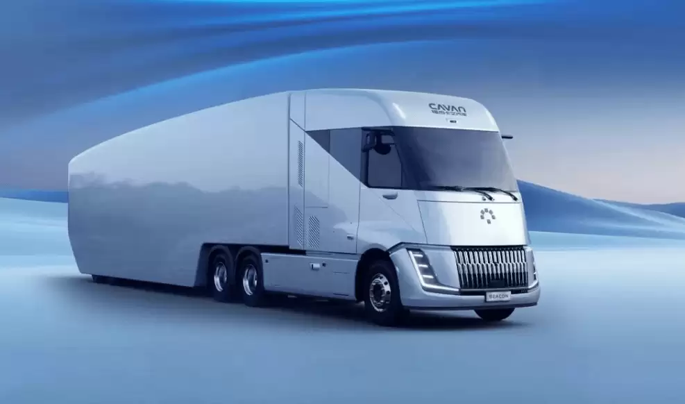 北汽福田发布国内首款量产液氢重卡,号称像加油一样加氢