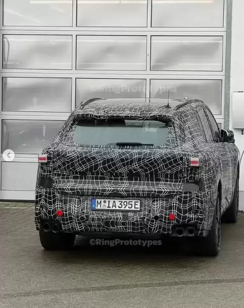 第五代宝马X5谍照曝光：配备四出排气和充电接口