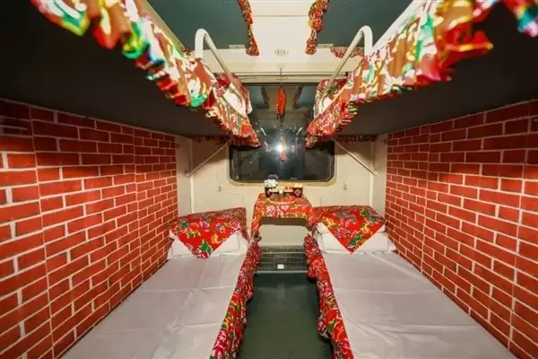 黑龙江开行今冬首趟民俗主题雪国列车