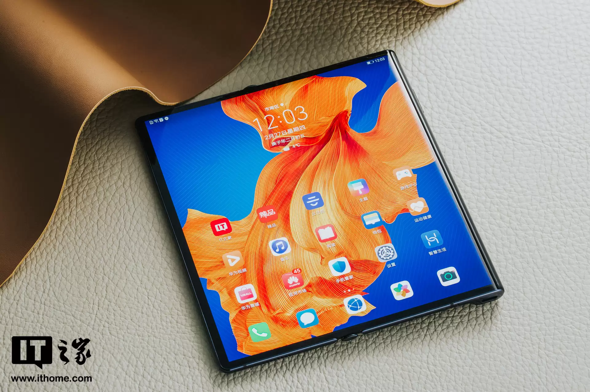 华为 Mate Xs 折叠屏手机获 HarmonyOS 4.2.0.121 更新：搭载麒麟 990 5G 芯片，发布距今已近 6 年