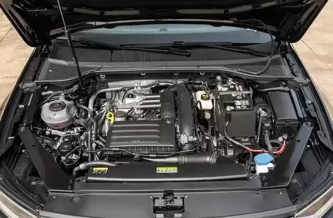 机油保养须科学：选对型号、规范操作、定期检查