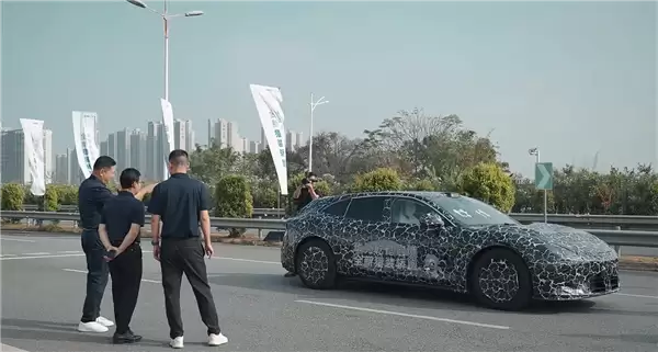 华为广汽联手打造 “启境”第一车预热:豪华猎装装 号称“三个百万”