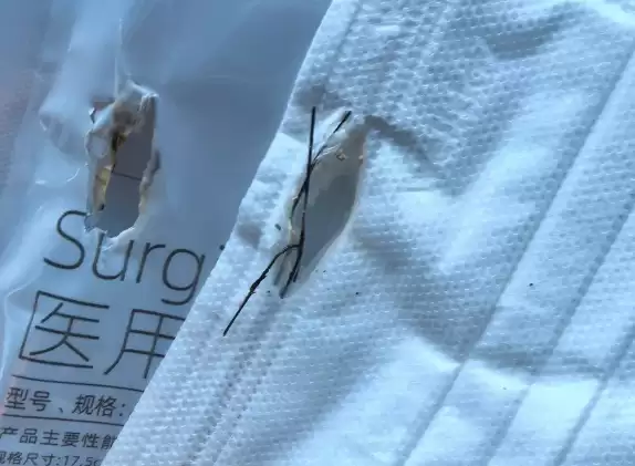 手机充电引燃口罩？无线充电区突发高温融化事故