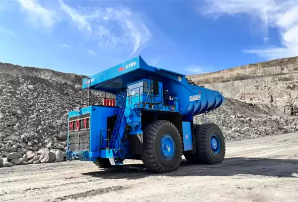 国内首台136吨氢电混动矿车NTH150研制成功