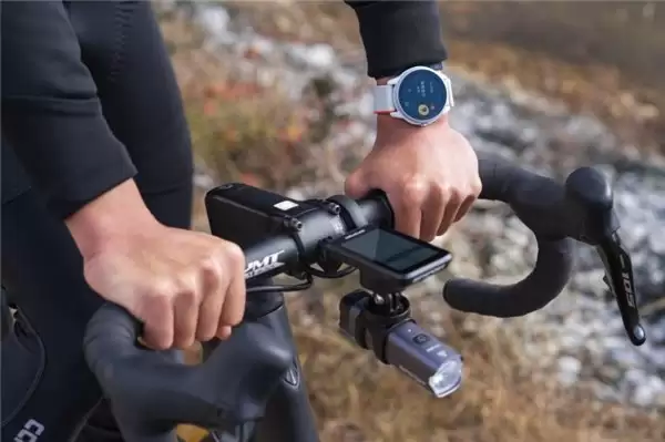 iGPSPORT 迹驰发布专业运动手表 VeRun，定价 1199 元