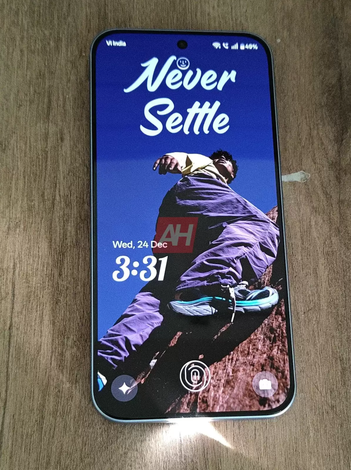 国际版一加 Turbo 手机实物图曝光：9000mAh 电池、骁龙 7s Gen 4 芯片