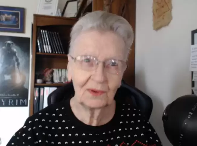 天际老奶奶Shirley Curry节日惊喜现身送祝福