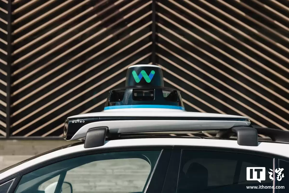 Waymo 测试在无人驾驶出租车中集成谷歌 Gemini AI 助手,1200 多行指令规范其行为