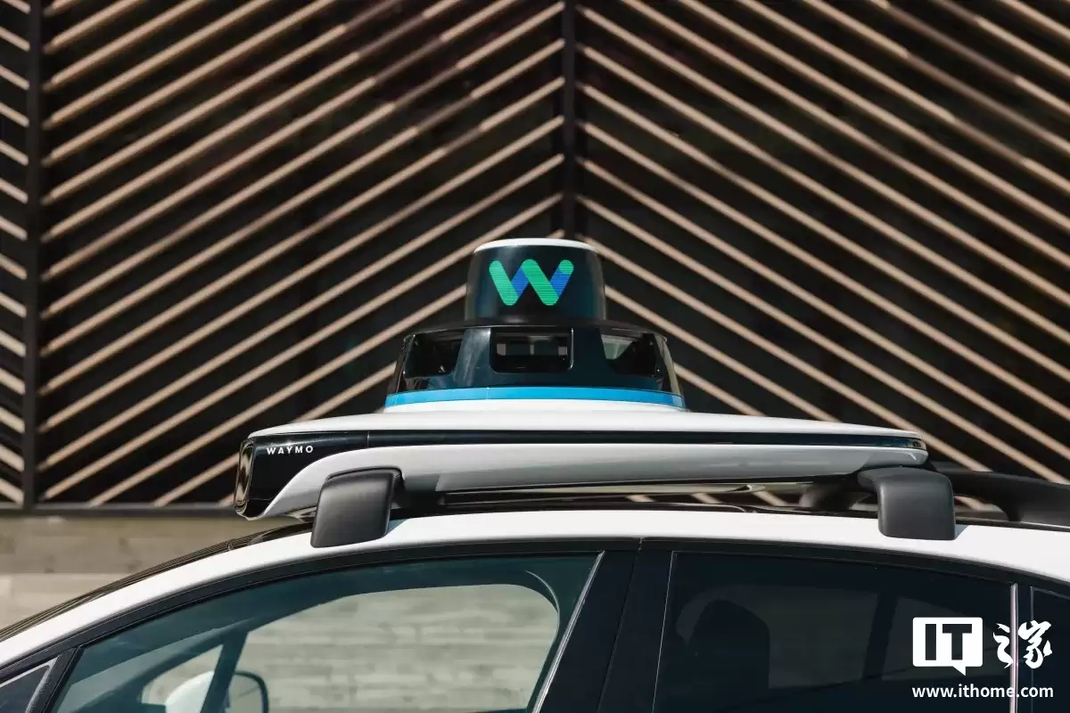 Waymo测试在无人驾驶出租车中集成谷歌Gemini AI助手
